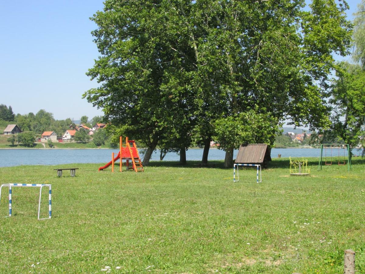 Apartmani Lovro Ogulin Exterior photo
